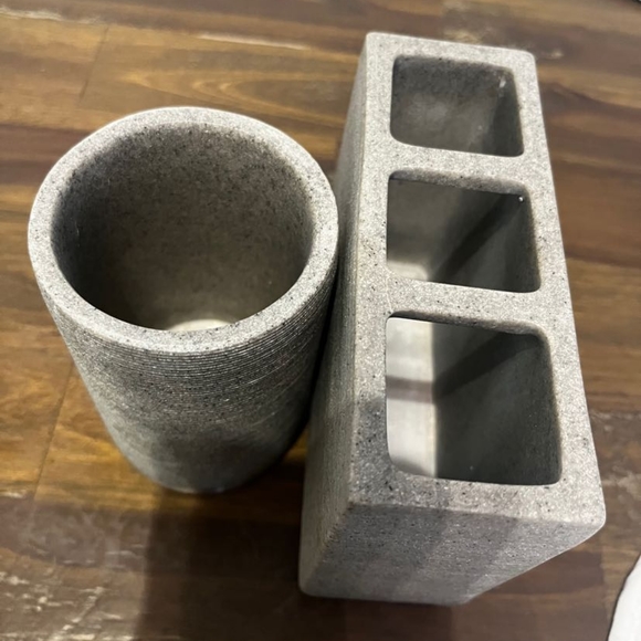 Toothbrush Holder & Tumbler Set - Picture 4 of 16